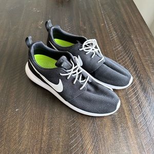 Nike Roshe size 12